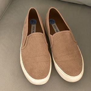 Steve Madden size 7.5 slip on sneakers
